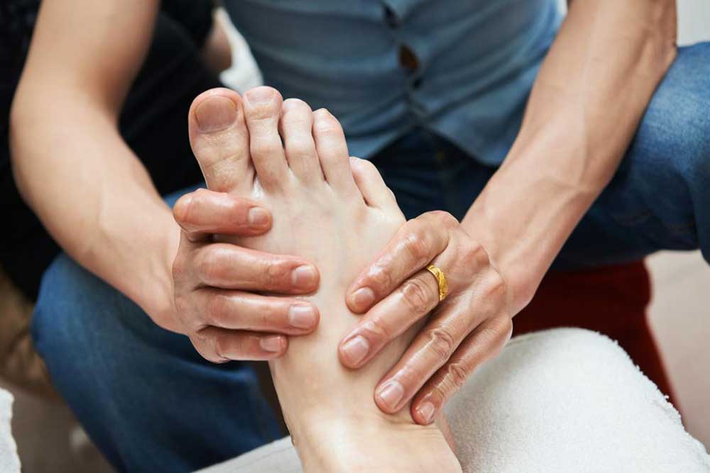 Rheumatoid Arthritis and Gout Foot Pain &#8211; Best Treatment Options